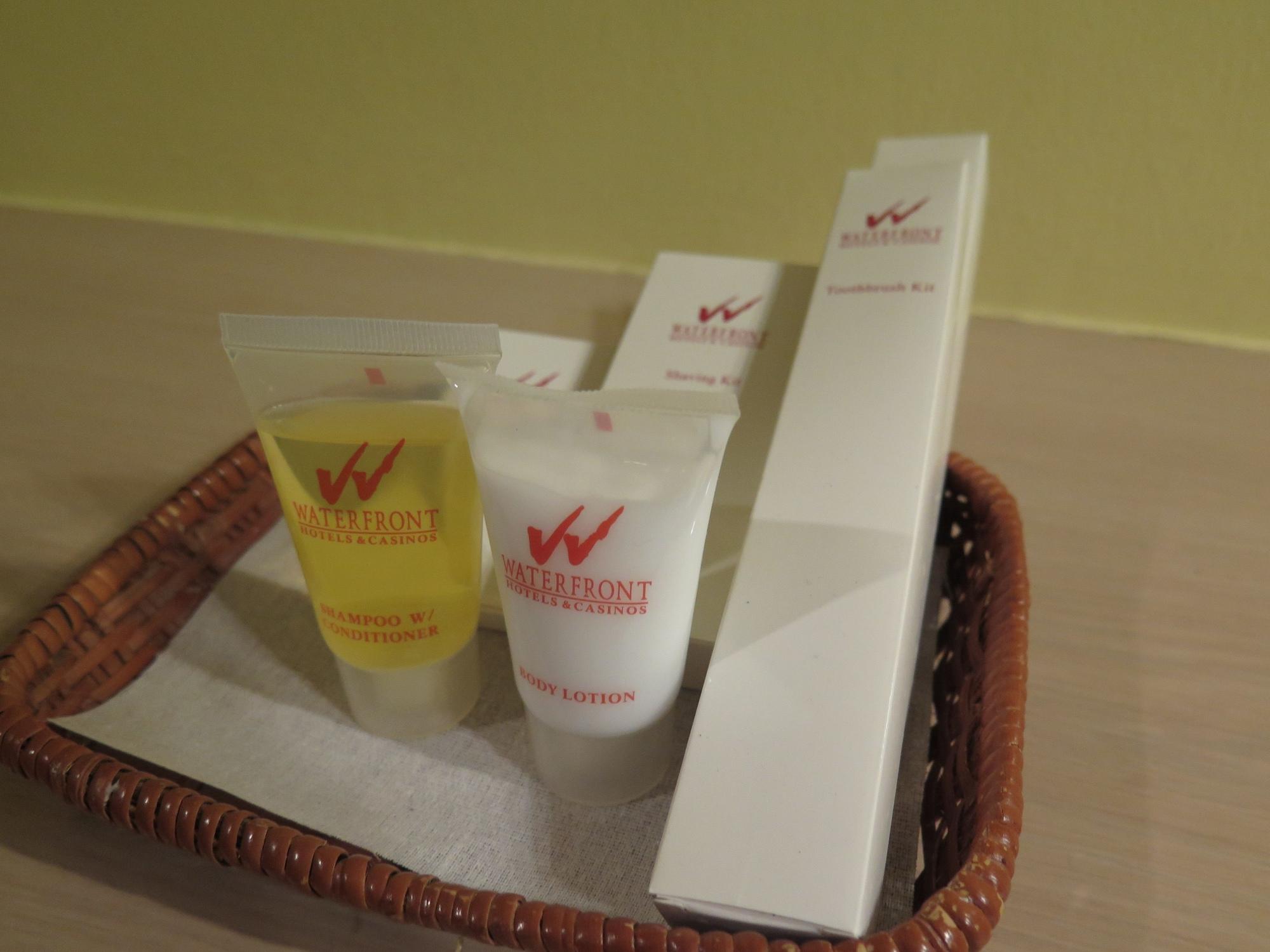 Waterfront Insular Hotel