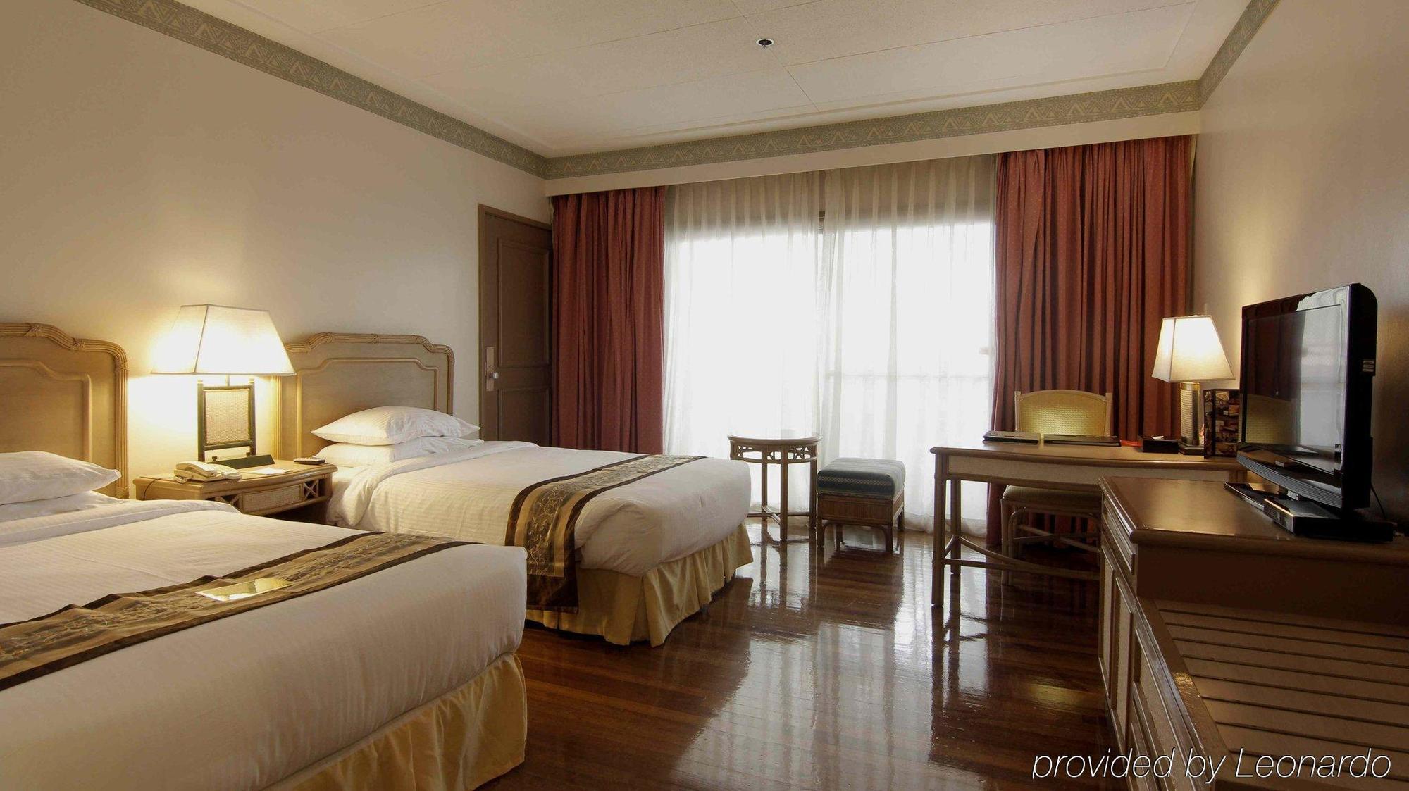 Hotel Waterfront Insular 4*