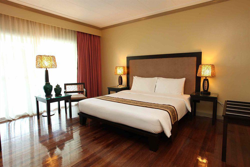 Waterfront Insular 4*